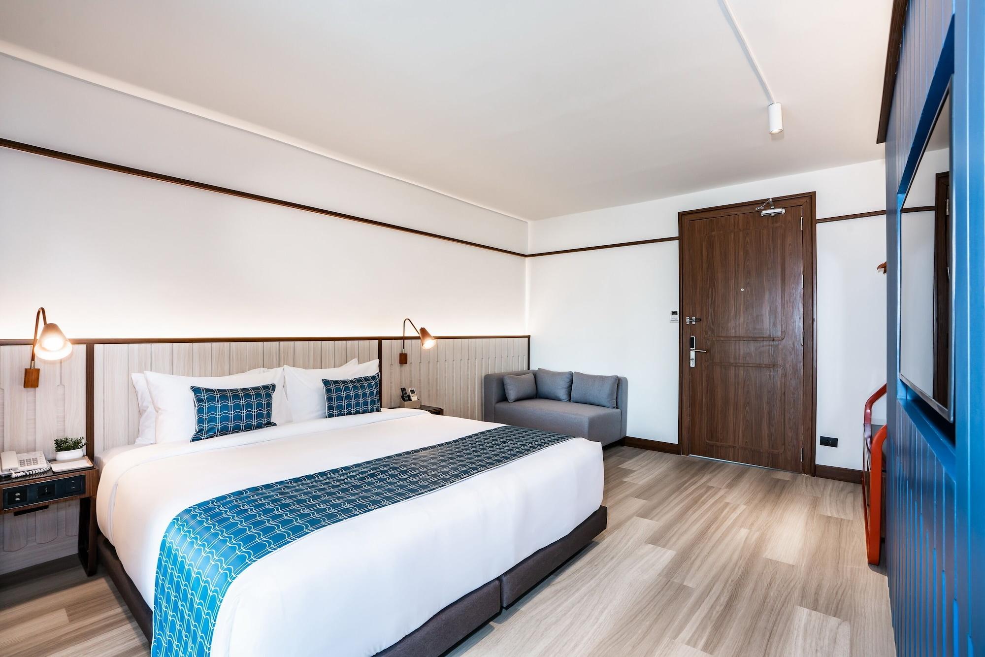Deluxe Double or Twin Room City View